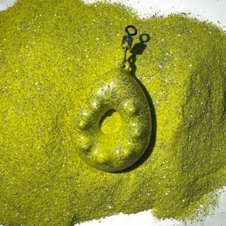 GUMOVÁ FARBA NA JIGOVÉ HLAVIČKY SPARKLE YELLOW 80G